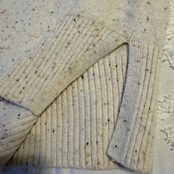 LOFT Woman’s semi turtleneck Speckled Cream Sweater with speckled colors. Med - Picture 4 of 10